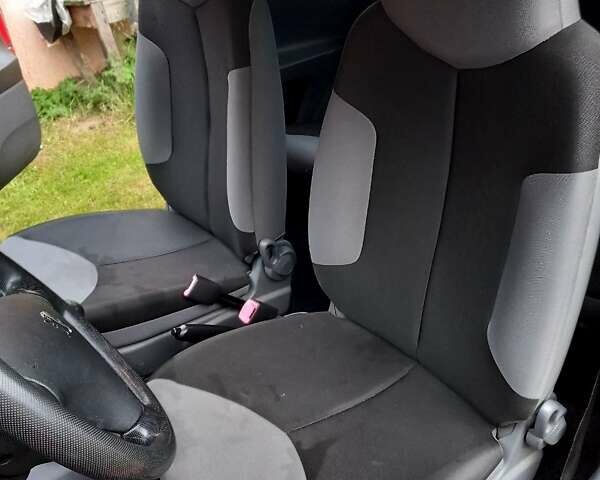 Червоний Пежо 107, об'ємом двигуна 1 л та пробігом 177 тис. км за 3000 $, фото 10 на Automoto.ua