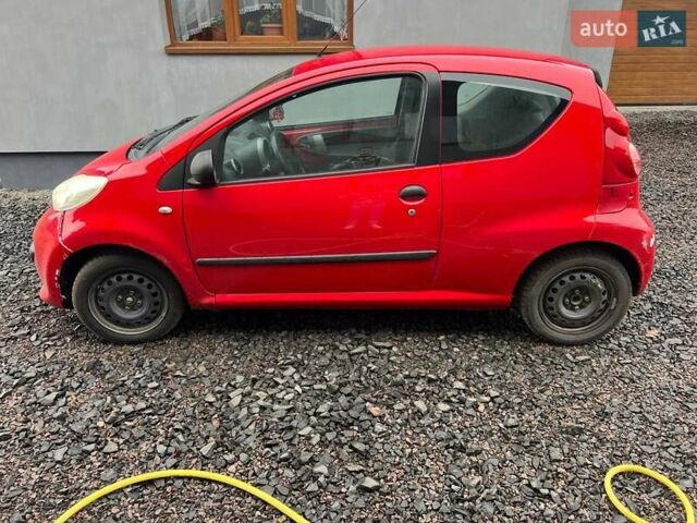 Червоний Пежо 107, об'ємом двигуна 1 л та пробігом 177 тис. км за 3000 $, фото 2 на Automoto.ua