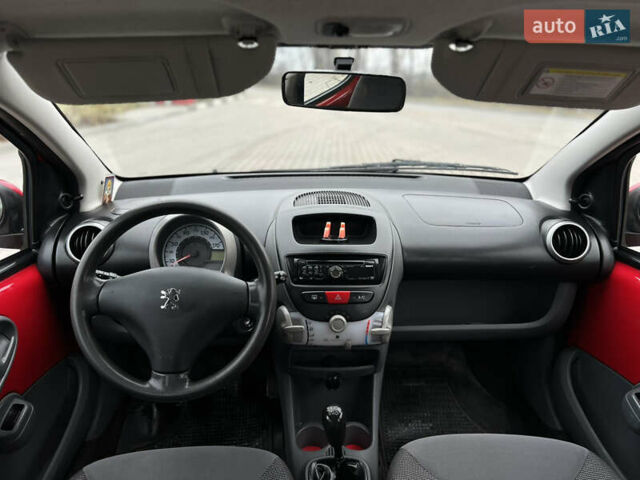 Червоний Пежо 107, об'ємом двигуна 1 л та пробігом 149 тис. км за 3999 $, фото 27 на Automoto.ua