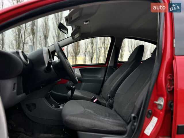 Червоний Пежо 107, об'ємом двигуна 1 л та пробігом 149 тис. км за 3999 $, фото 34 на Automoto.ua