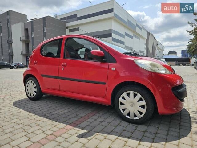 Красный Пежо 107, объемом двигателя 1 л и пробегом 148 тыс. км за 3700 $, фото 8 на Automoto.ua