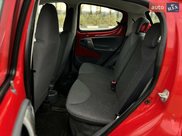 Червоний Пежо 107, об'ємом двигуна 1 л та пробігом 149 тис. км за 3999 $, фото 37 на Automoto.ua