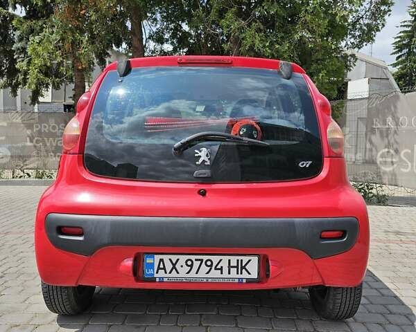 Красный Пежо 107, объемом двигателя 1 л и пробегом 148 тыс. км за 3700 $, фото 5 на Automoto.ua