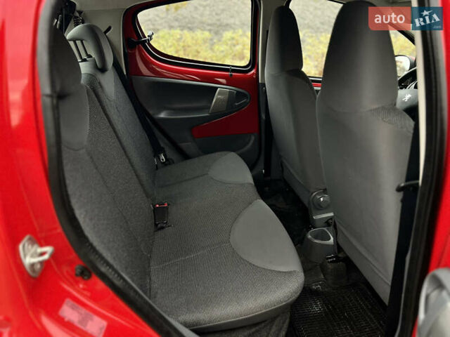 Червоний Пежо 107, об'ємом двигуна 1 л та пробігом 149 тис. км за 3999 $, фото 42 на Automoto.ua