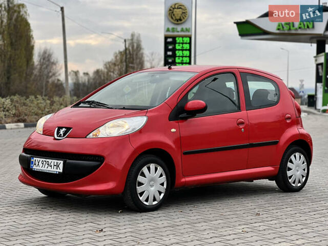 Червоний Пежо 107, об'ємом двигуна 1 л та пробігом 149 тис. км за 3999 $, фото 2 на Automoto.ua