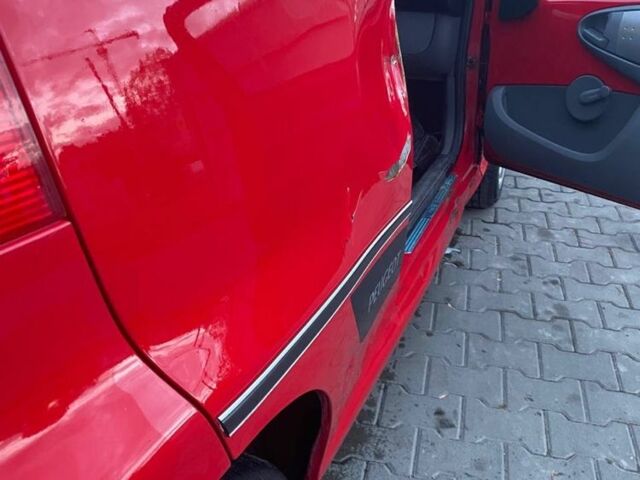 Красный Пежо 107, объемом двигателя 1 л и пробегом 188 тыс. км за 2700 $, фото 17 на Automoto.ua