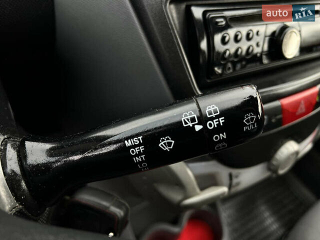 Червоний Пежо 107, об'ємом двигуна 1 л та пробігом 149 тис. км за 3999 $, фото 56 на Automoto.ua