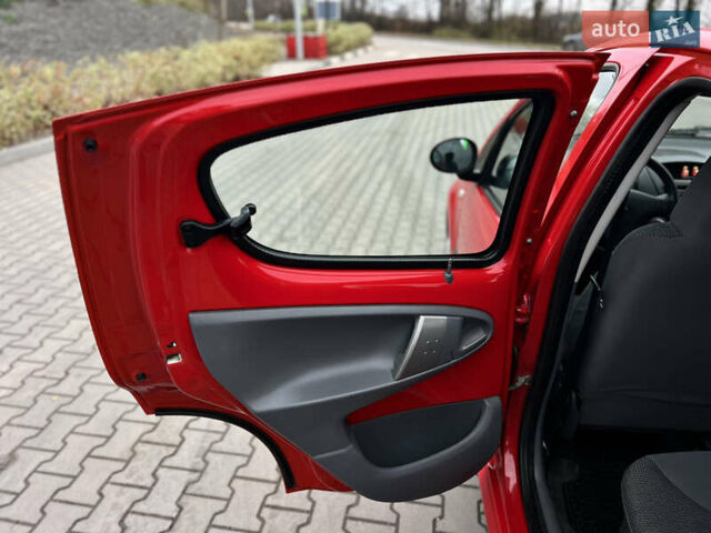Червоний Пежо 107, об'ємом двигуна 1 л та пробігом 149 тис. км за 3999 $, фото 38 на Automoto.ua