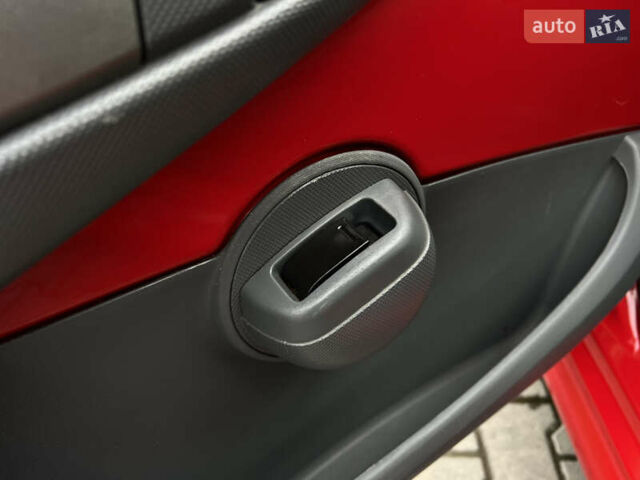 Червоний Пежо 107, об'ємом двигуна 1 л та пробігом 149 тис. км за 3999 $, фото 35 на Automoto.ua