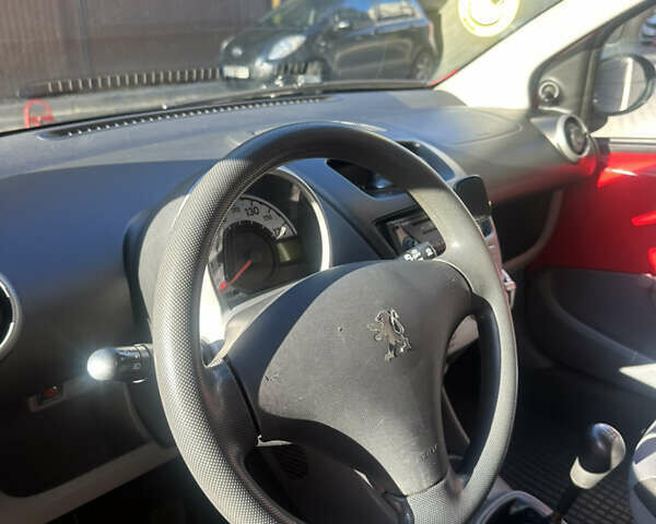 Красный Пежо 107, объемом двигателя 1 л и пробегом 151 тыс. км за 2999 $, фото 14 на Automoto.ua