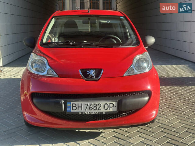 Красный Пежо 107, объемом двигателя 1 л и пробегом 151 тыс. км за 2999 $, фото 4 на Automoto.ua