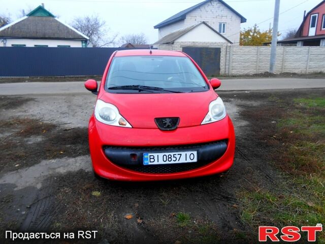 Красный Пежо 107, объемом двигателя 1 л и пробегом 250 тыс. км за 4400 $, фото 4 на Automoto.ua