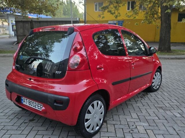 Красный Пежо 107, объемом двигателя 1 л и пробегом 139 тыс. км за 2999 $, фото 4 на Automoto.ua