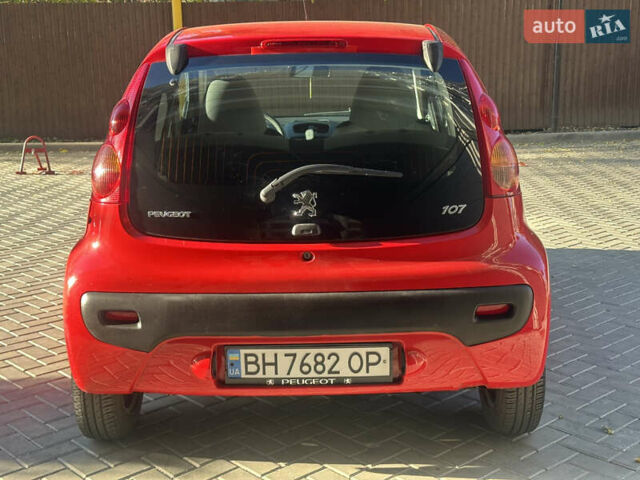 Красный Пежо 107, объемом двигателя 1 л и пробегом 151 тыс. км за 2999 $, фото 10 на Automoto.ua