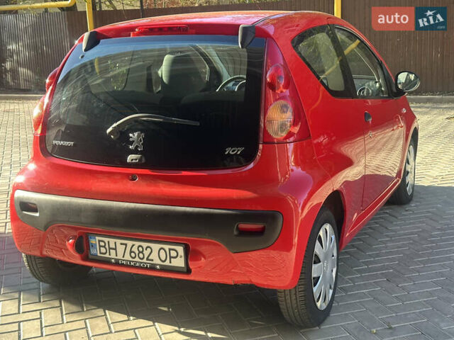 Красный Пежо 107, объемом двигателя 1 л и пробегом 151 тыс. км за 2999 $, фото 7 на Automoto.ua