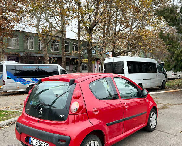 Червоний Пежо 107, об'ємом двигуна 1 л та пробігом 139 тис. км за 4200 $, фото 2 на Automoto.ua