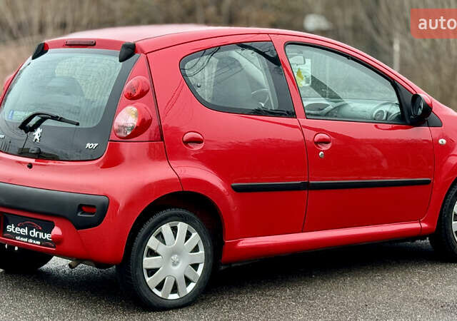 Красный Пежо 107, объемом двигателя 1 л и пробегом 139 тыс. км за 3999 $, фото 6 на Automoto.ua