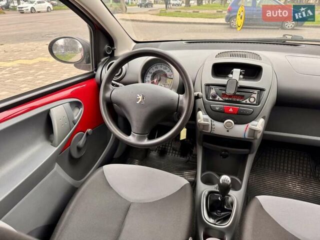 Красный Пежо 107, объемом двигателя 1 л и пробегом 151 тыс. км за 2999 $, фото 46 на Automoto.ua