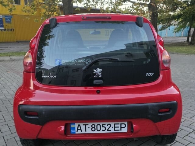 Красный Пежо 107, объемом двигателя 1 л и пробегом 139 тыс. км за 2999 $, фото 3 на Automoto.ua