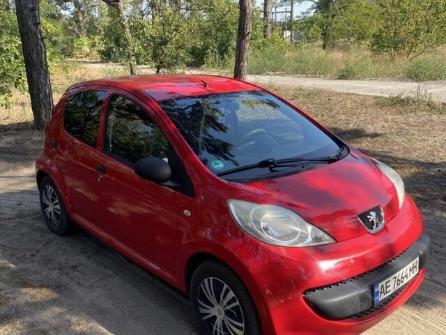 Красный Пежо 107, объемом двигателя 1 л и пробегом 200 тыс. км за 4500 $, фото 5 на Automoto.ua