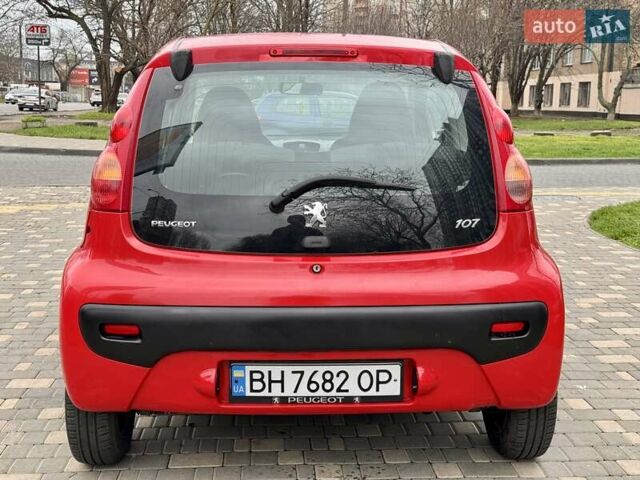 Красный Пежо 107, объемом двигателя 1 л и пробегом 151 тыс. км за 2999 $, фото 6 на Automoto.ua