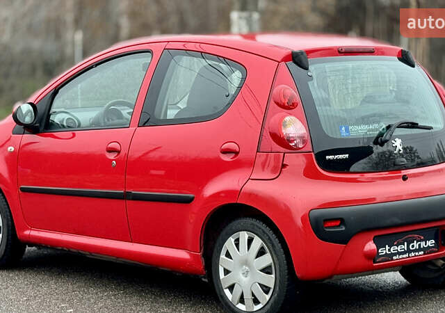 Червоний Пежо 107, об'ємом двигуна 1 л та пробігом 139 тис. км за 3499 $, фото 7 на Automoto.ua