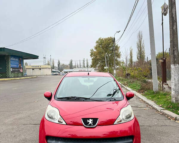 Червоний Пежо 107, об'ємом двигуна 1 л та пробігом 139 тис. км за 4200 $, фото 3 на Automoto.ua