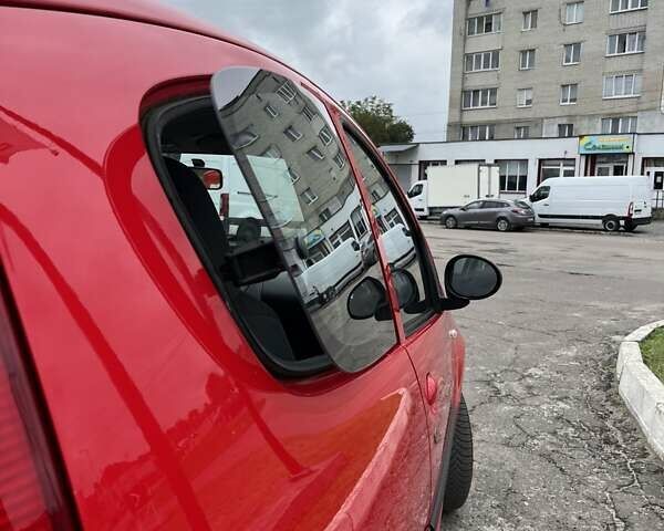 Красный Пежо 107, объемом двигателя 1 л и пробегом 170 тыс. км за 5000 $, фото 10 на Automoto.ua