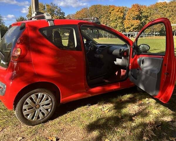 Пежо 107 2010 в Киеве на Automoto.ua Красный Пежо 107, объемом двигателя 1 л и пробегом 129 тыс. км за 4400 $, фото 6 на Automoto.ua