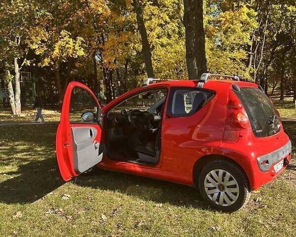 Пежо 107 2010 в Киеве на Automoto.ua Красный Пежо 107, объемом двигателя 1 л и пробегом 129 тыс. км за 4400 $, фото 1 на Automoto.ua