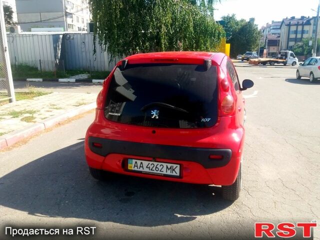 Красный Пежо 107, объемом двигателя 1 л и пробегом 156 тыс. км за 3850 $, фото 3 на Automoto.ua