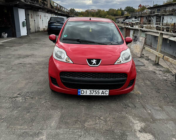 Пежо 107 2010 в Харькове на Automoto.ua Красный Пежо 107, объемом двигателя 1 л и пробегом 157 тыс. км за 4700 $, фото 1 на Automoto.ua