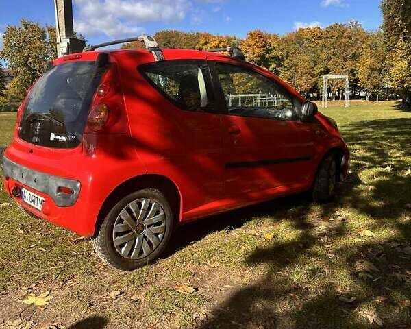 Пежо 107 2010 в Киеве на Automoto.ua Красный Пежо 107, объемом двигателя 1 л и пробегом 129 тыс. км за 4400 $, фото 5 на Automoto.ua