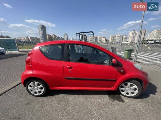 Красный Пежо 107, объемом двигателя 1 л и пробегом 101 тыс. км за 3999 $, фото 3 на Automoto.ua