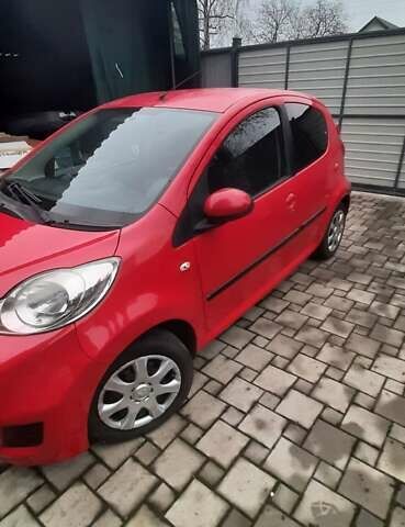 Красный Пежо 107, объемом двигателя 1 л и пробегом 161 тыс. км за 4700 $, фото 10 на Automoto.ua