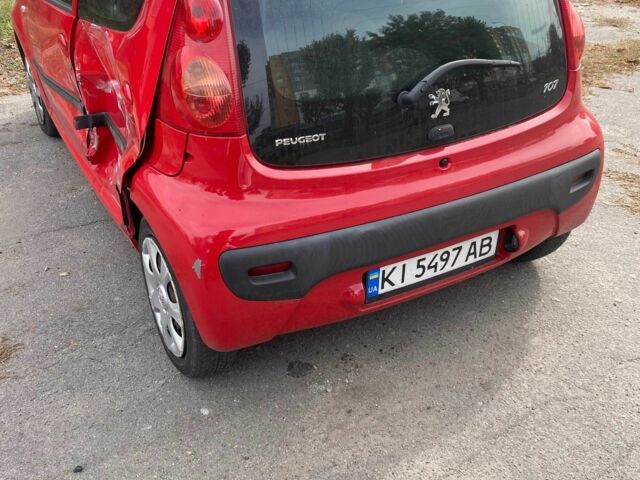 Красный Пежо 107, объемом двигателя 1 л и пробегом 172 тыс. км за 3500 $, фото 5 на Automoto.ua