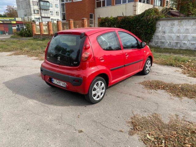 Красный Пежо 107, объемом двигателя 1 л и пробегом 172 тыс. км за 3500 $, фото 2 на Automoto.ua