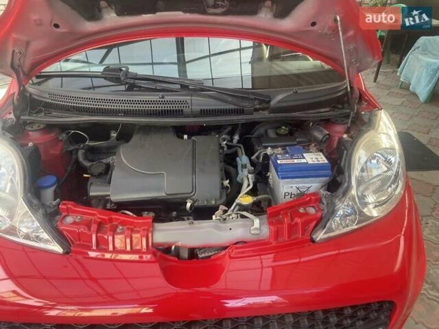 Красный Пежо 107, объемом двигателя 1 л и пробегом 134 тыс. км за 5600 $, фото 3 на Automoto.ua