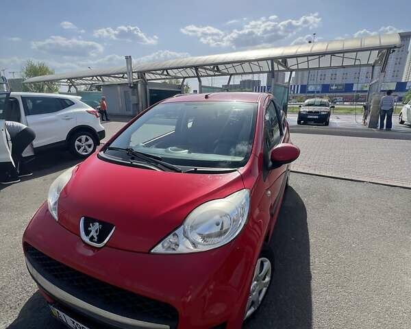 Красный Пежо 107, объемом двигателя 1 л и пробегом 101 тыс. км за 3999 $, фото 2 на Automoto.ua