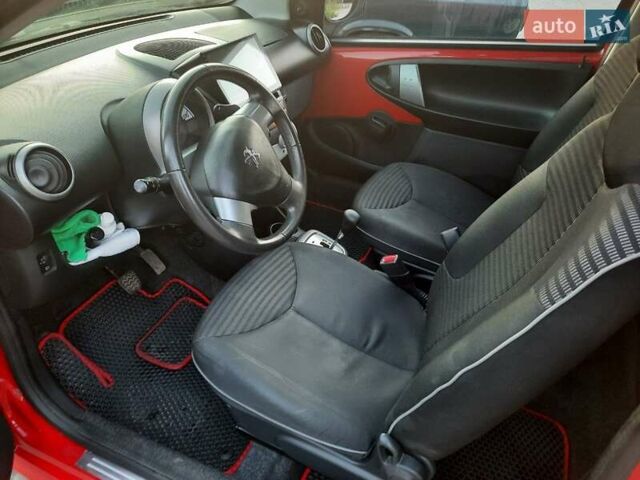 Красный Пежо 107, объемом двигателя 1 л и пробегом 100 тыс. км за 5700 $, фото 8 на Automoto.ua