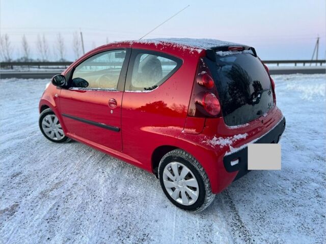 Красный Пежо 107, объемом двигателя 1 л и пробегом 91 тыс. км за 6200 $, фото 9 на Automoto.ua