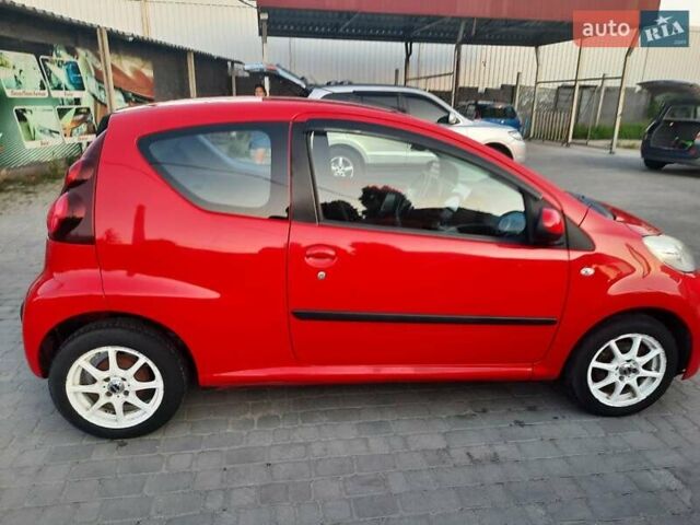 Красный Пежо 107, объемом двигателя 1 л и пробегом 100 тыс. км за 5700 $, фото 4 на Automoto.ua