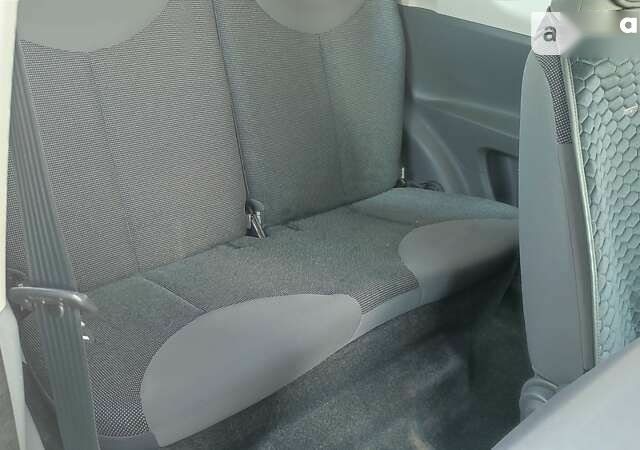 Пежо 107, объемом двигателя 1 л и пробегом 181 тыс. км за 3900 $, фото 10 на Automoto.ua