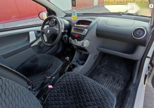Пежо 107, объемом двигателя 1 л и пробегом 181 тыс. км за 3900 $, фото 7 на Automoto.ua