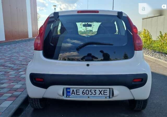 Пежо 107, объемом двигателя 1 л и пробегом 181 тыс. км за 3900 $, фото 6 на Automoto.ua