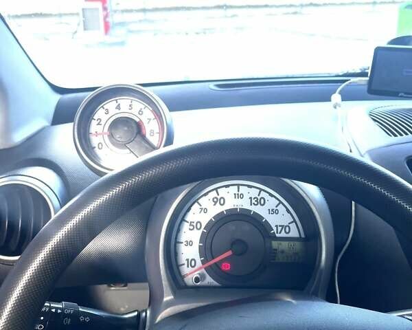 Пежо 107, объемом двигателя 1 л и пробегом 177 тыс. км за 6100 $, фото 8 на Automoto.ua