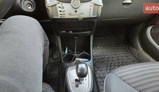 Пежо 107, об'ємом двигуна 1 л та пробігом 120 тис. км за 6100 $, фото 6 на Automoto.ua