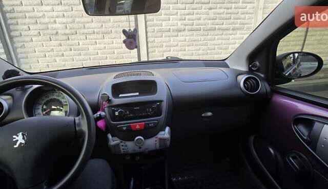 Пежо 107, об'ємом двигуна 1 л та пробігом 120 тис. км за 6100 $, фото 7 на Automoto.ua