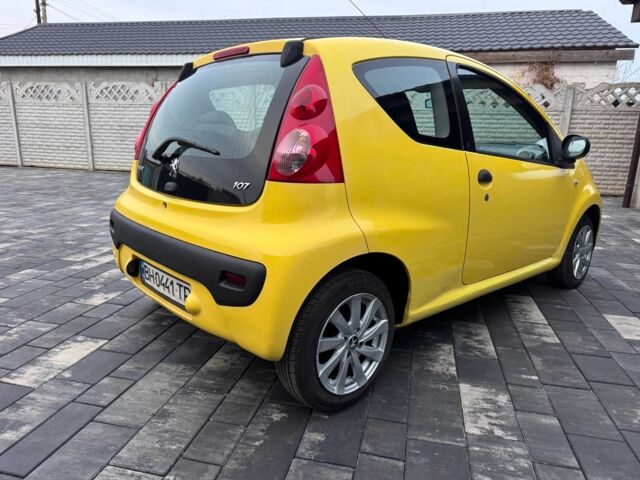 Желтый Пежо 107, объемом двигателя 1 л и пробегом 160 тыс. км за 3500 $, фото 13 на Automoto.ua