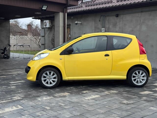 Желтый Пежо 107, объемом двигателя 1 л и пробегом 160 тыс. км за 3500 $, фото 6 на Automoto.ua